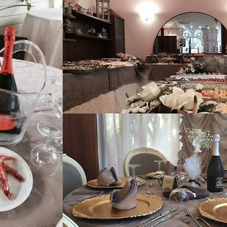 Hotel Donatella Pinarella Cervia Esterno foto