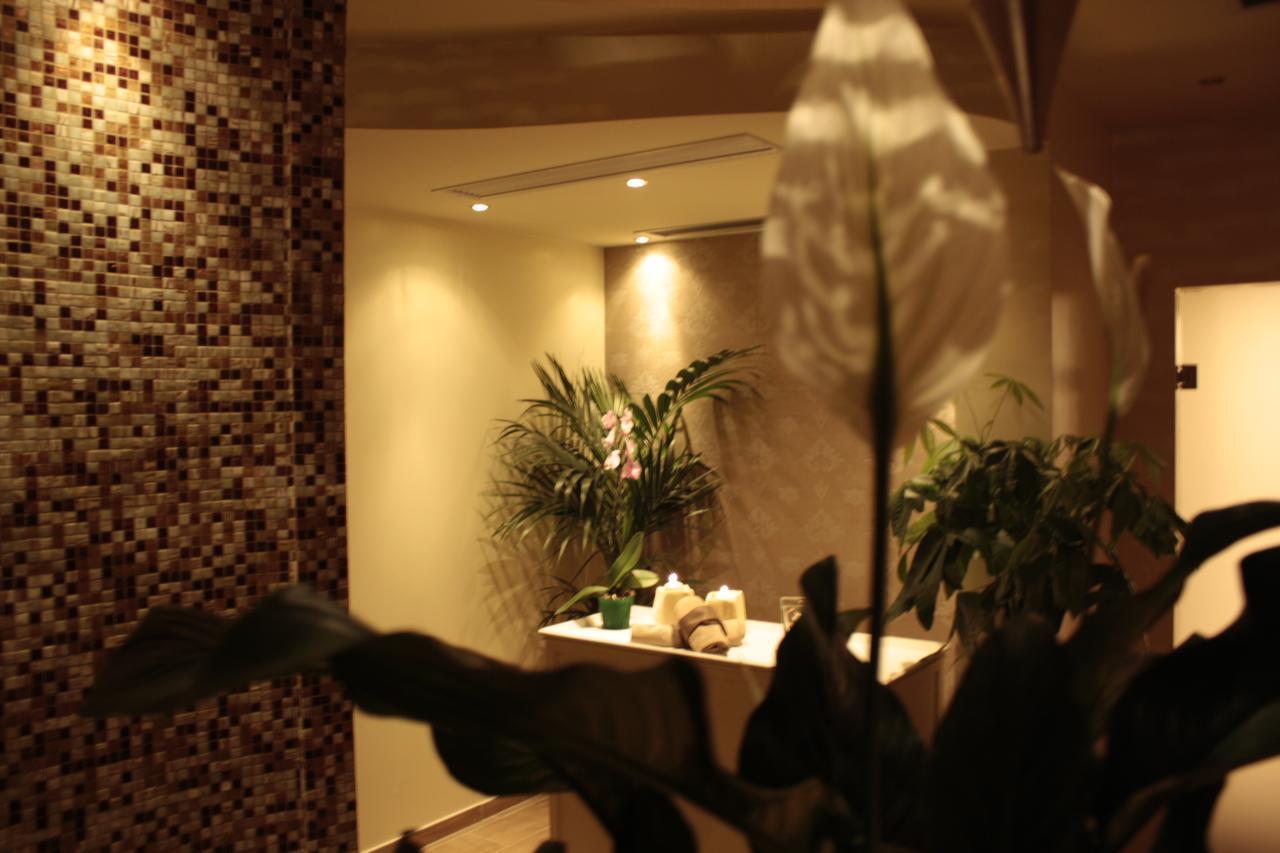 Hotel Donatella Pinarella Cervia Esterno foto