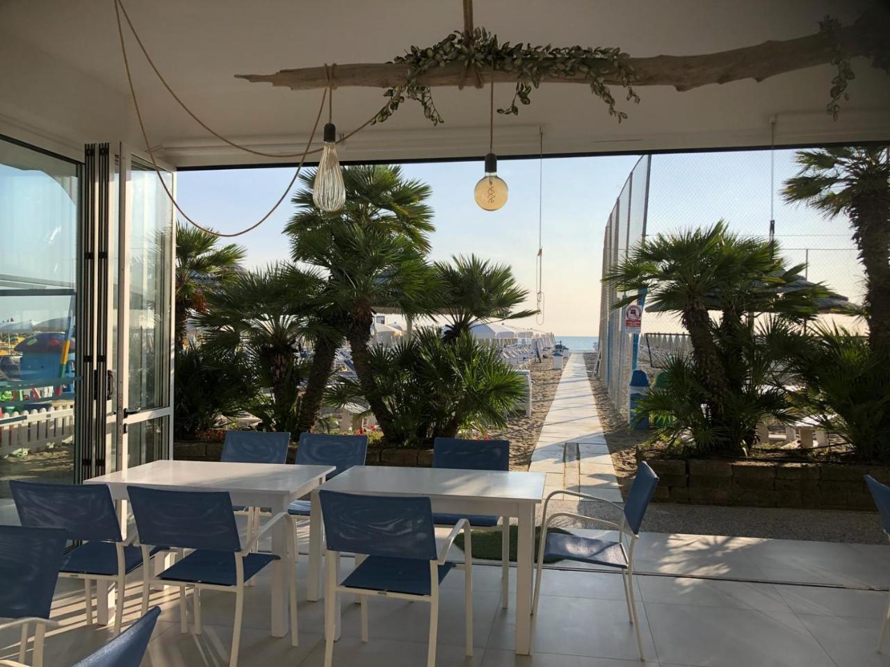 Hotel Donatella Pinarella Cervia Esterno foto