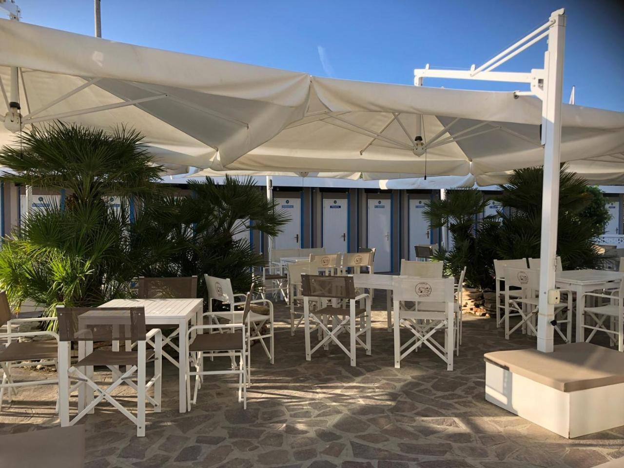 Hotel Donatella Pinarella Cervia Esterno foto