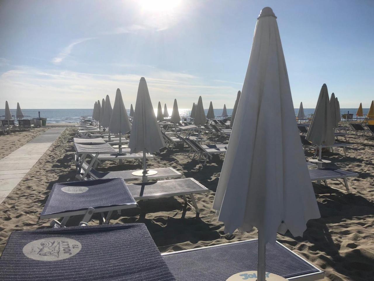 Hotel Donatella Pinarella Cervia Esterno foto